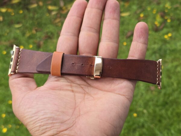 Apple watch strap with deployant clasp