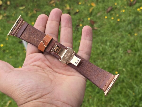 Apple watch strap with deployant clasp