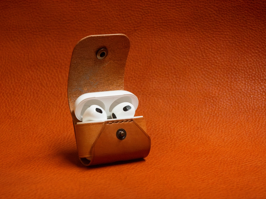 AirPods Gen 4